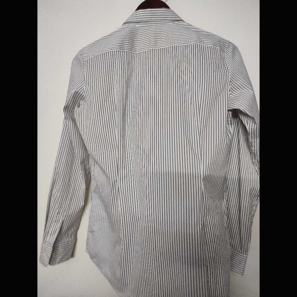 Uniqlo Stripe Shirt 🤍 - Picture 6 of 10
